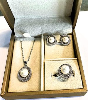 Pearl And Crystal Necklace Earings And Ring Set